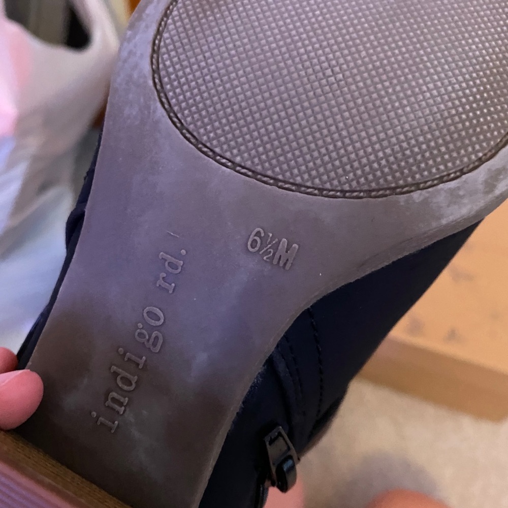 boots - Picture 2 of 2